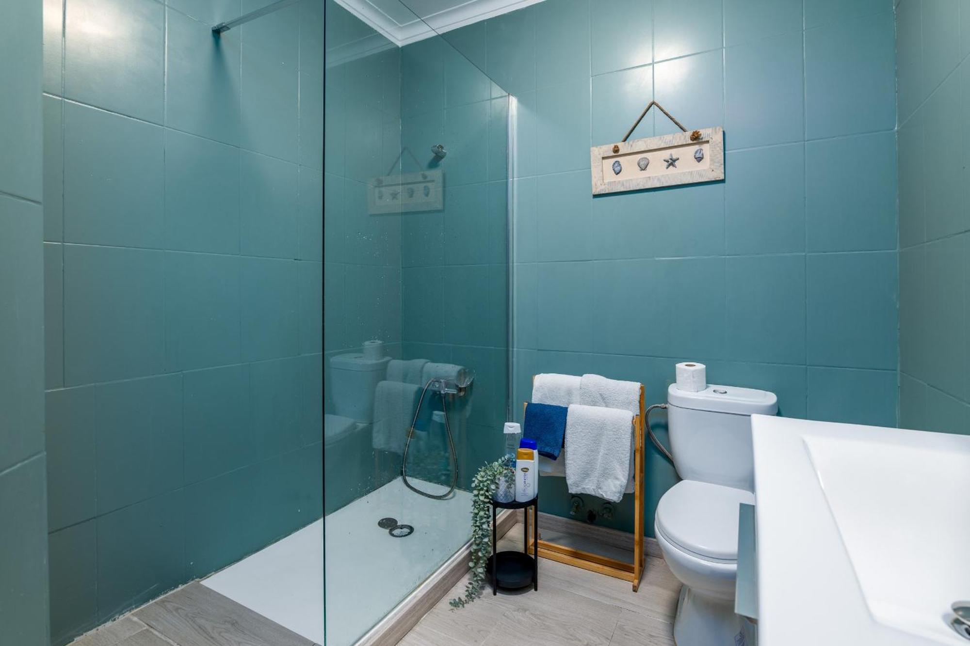 Renovated Feb25 Clerigos Cozy Balcony With Self Check In Apartment Porto Bagian luar foto