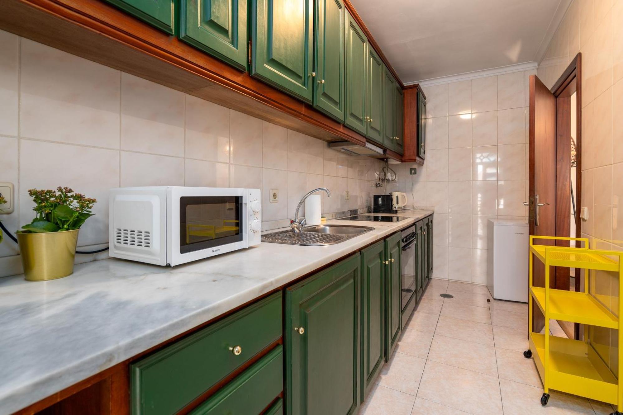 Renovated Feb25 Clerigos Cozy Balcony With Self Check In Apartment Porto Bagian luar foto